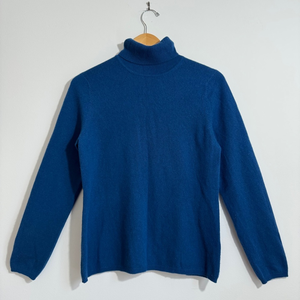 Cashmere Blue Turtleneck Sweater Soft Cozy Classic Knit Size Large‎